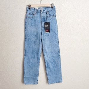 Levi’s RIBCAGE Straight Leg Jeans